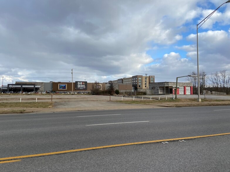 15372 Fort Campbell Blvd, Oak Grove, KY for lease - Primary Photo - Image 2 of 3