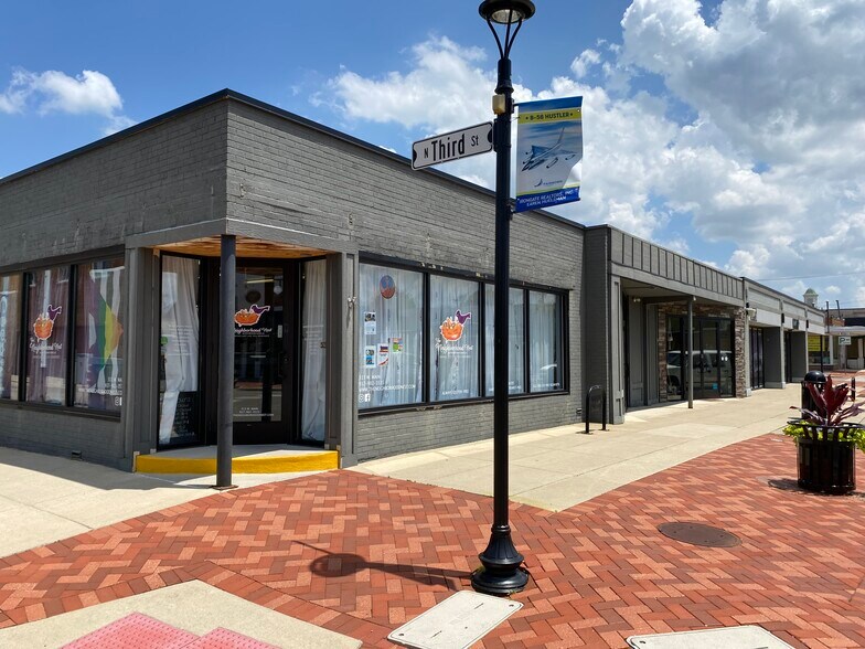 313 W Main St, Fairborn, OH à vendre - Photo du bâtiment - Image 2 de 3