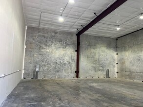 700 S Ridgewood Ave, Daytona Beach, FL à louer Photo intérieure- Image 2 de 10