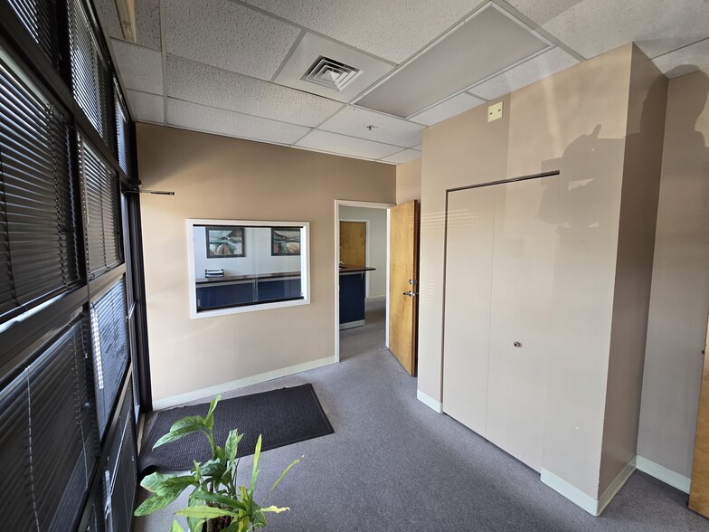 8227 Cloverleaf Dr, Millersville, MD for sale - Building Photo - Image 3 of 14