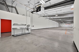 1924 E Maple Ave, El Segundo, CA for lease Interior Photo- Image 2 of 8
