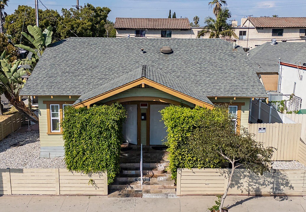 2703-2705 E 7th St, Long Beach, CA à vendre Photo principale- Image 1 de 1