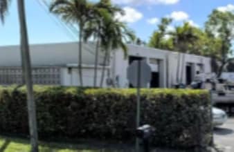 1360 NW 13th St, Pompano Beach, FL à vendre Photo intérieure- Image 2 de 2