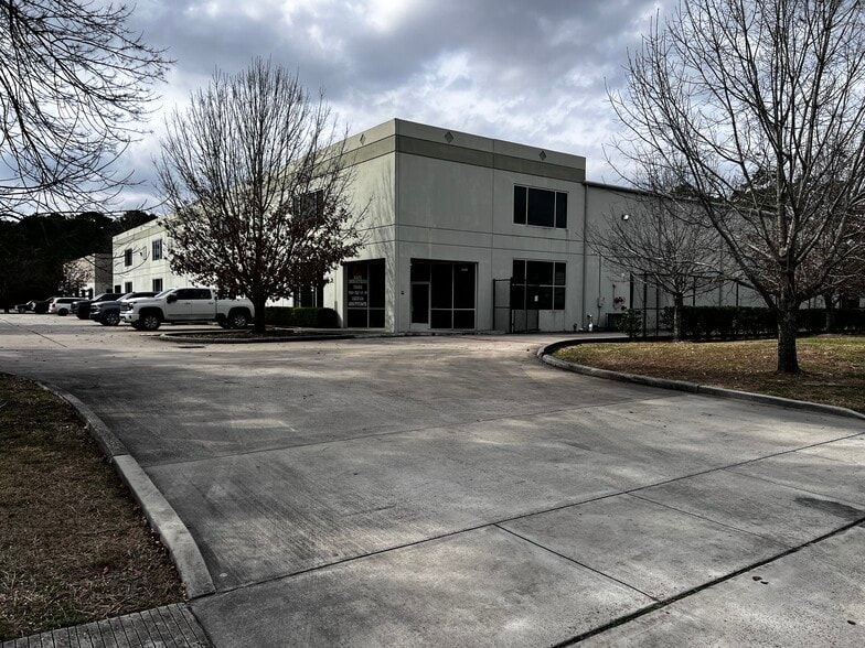4553 Aldine Bender Rd, Houston, TX à louer - Photo du bâtiment - Image 2 de 8