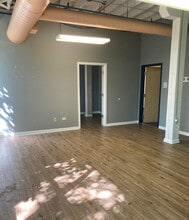 1633 N Hamlin Ave, Chicago, IL for lease Interior Photo- Image 1 of 2