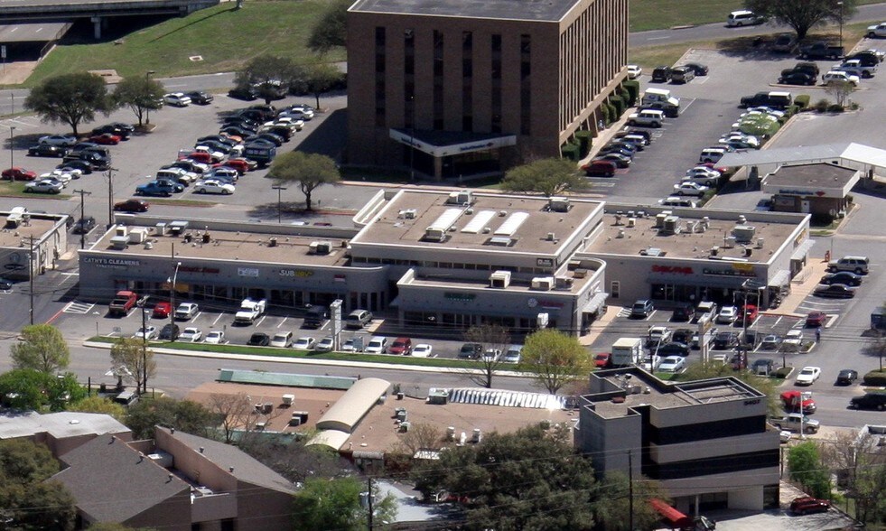5501-5517 Balcones Dr, Austin, TX à louer - Photo du bâtiment - Image 2 de 5