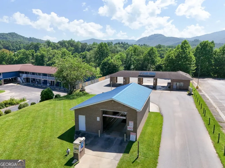 36 Royalty Ln, Dillard, GA for sale - Building Photo - Image 2 of 16