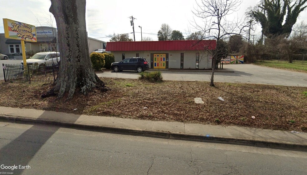 3100 Monroe Rd, Charlotte, NC for lease - Building Photo - Image 1 of 12