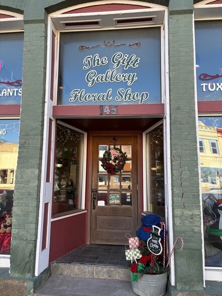 145 E Main St, Sedan, KS for sale - Primary Photo - Image 1 of 35