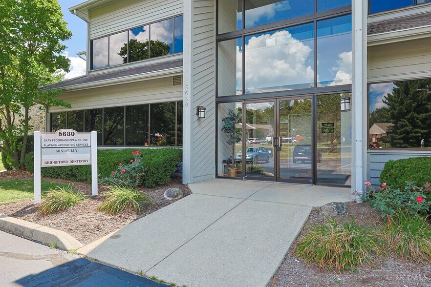 5630 Bridgetown Rd, Cincinnati, OH à vendre - Photo du bâtiment - Image 3 de 21