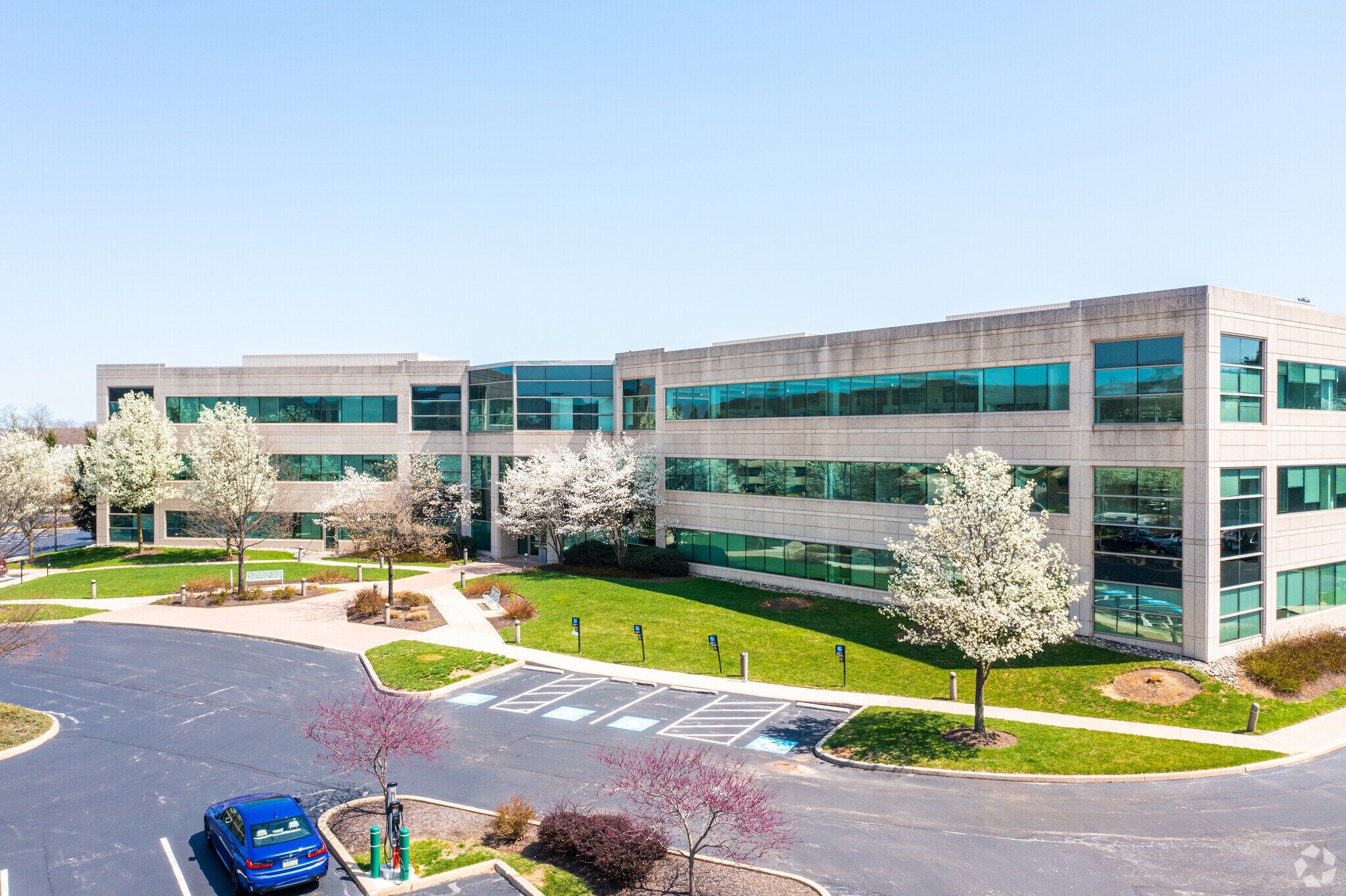1500-1550 Liberty Ridge Dr, Wayne, PA à louer Photo du bâtiment- Image 1 de 3