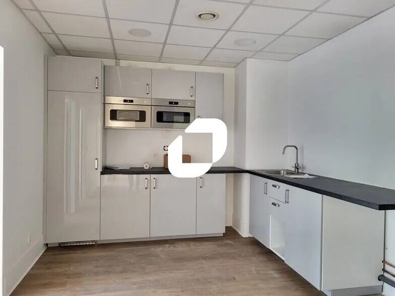 Bureau dans Ivry-sur-Seine à louer - Photo intérieure - Image 2 de 7