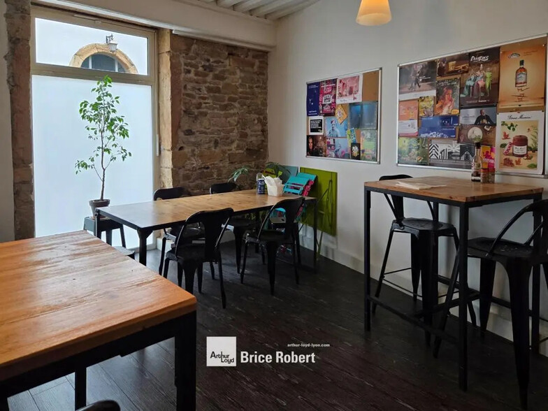 38 Quai Arloing, Lyon for sale - Interior Photo - Image 3 of 17