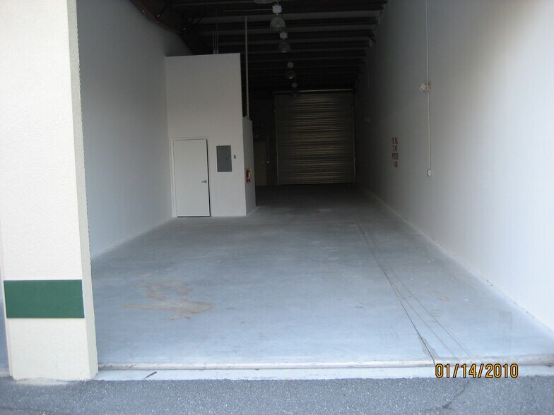 25551 Technology Blvd, Punta Gorda, FL à louer - Photo du bâtiment - Image 2 de 4