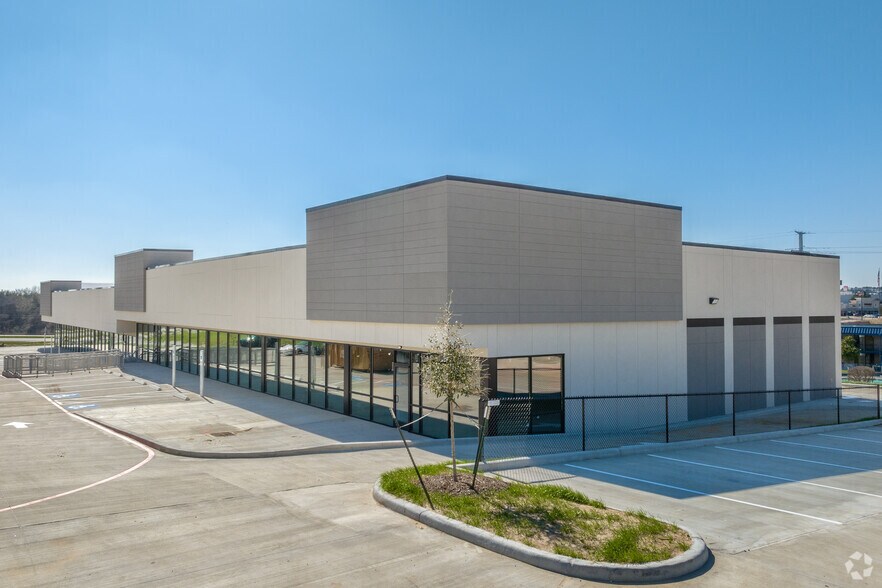2600 Becker Dr, Brenham, TX à louer - Photo du bâtiment - Image 2 de 12