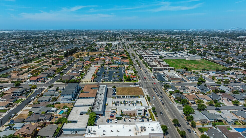 2150 Artesia Blvd, Torrance, CA à louer - Photo du bâtiment - Image 3 de 8