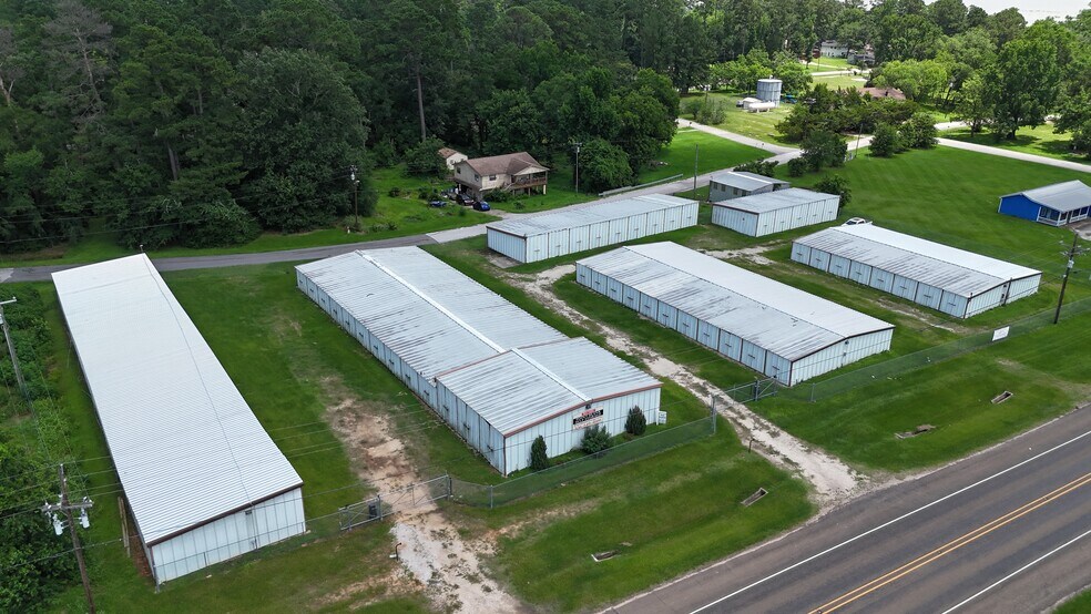 515 State Highway 156, Pointblank, TX à vendre - Photo du bâtiment - Image 1 de 13