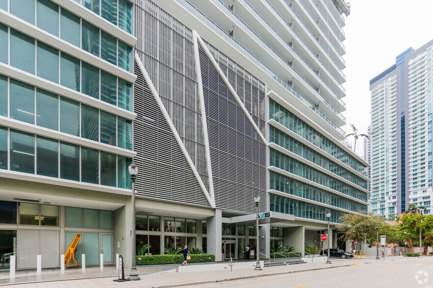 1111 SW 1st Ave, Miami, FL à vendre - Photo du bâtiment - Image 3 de 7