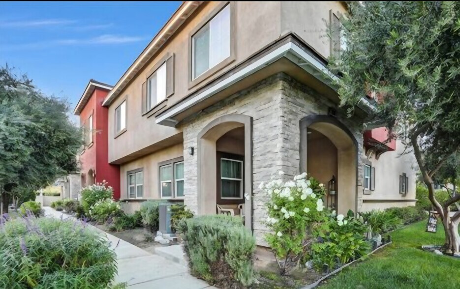 228 N Orange Ave, Rialto, CA à vendre - Photo du bâtiment - Image 2 de 21