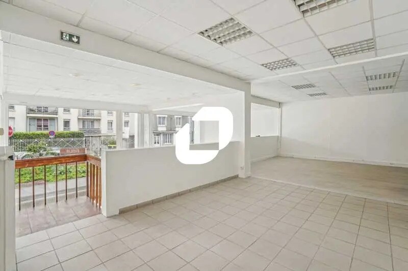 Office in Palaiseau for lease - Interior Photo - Image 3 of 14