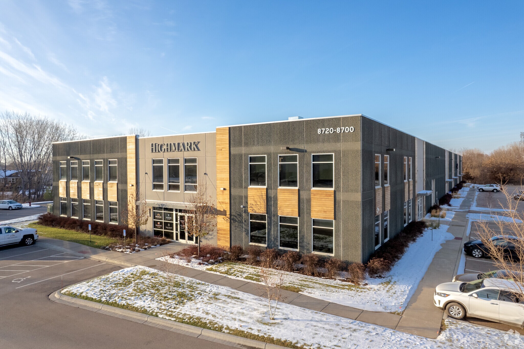 8700-8720 Eagle Creek Pky, Savage, MN à vendre Photo du bâtiment- Image 1 de 1