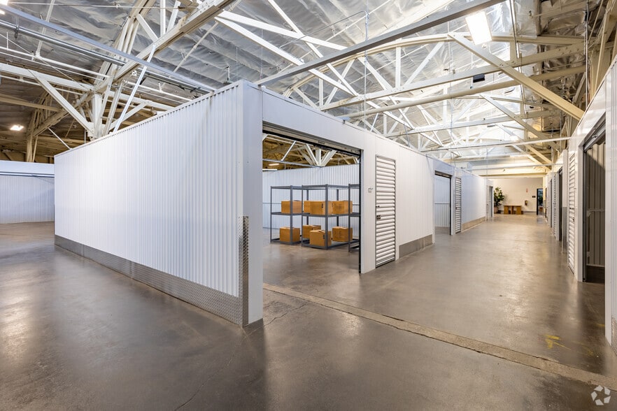 3040 E 12th St, Los Angeles, CA for lease - Interior Photo - Image 2 of 20