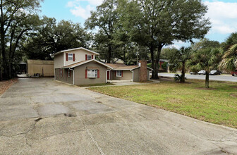 109 Kelly Rd, Niceville, FL for lease Building Photo- Image 1 of 3