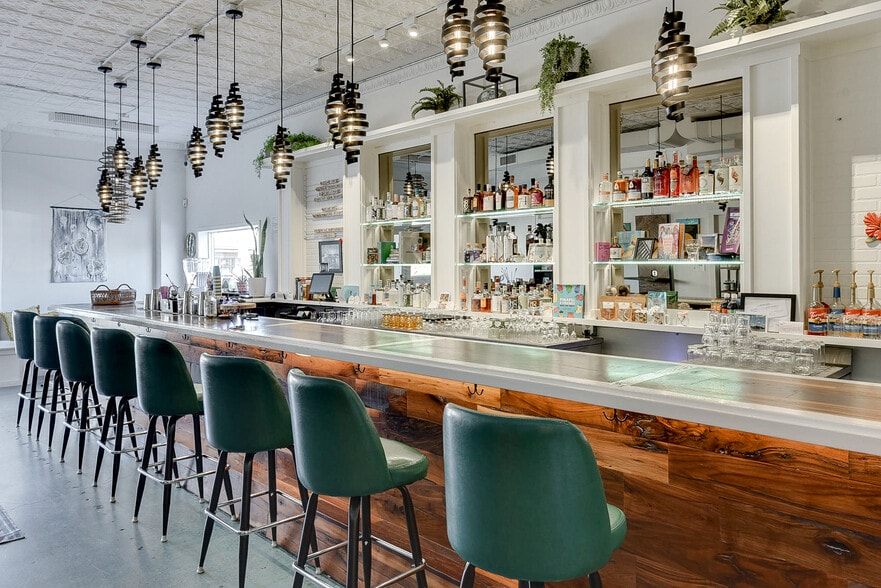 1901-1915 Leavenworth St, Omaha, NE for lease - Primary Photo - Image 1 of 37