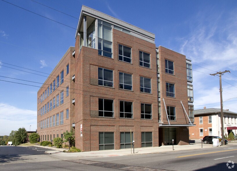 555 S Front St, Columbus, OH à louer - Photo du bâtiment - Image 2 de 5
