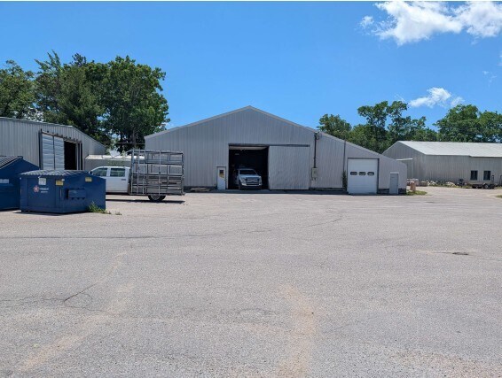 1407 Woodmere Ave, Traverse City, MI for sale - Primary Photo - Image 2 of 2