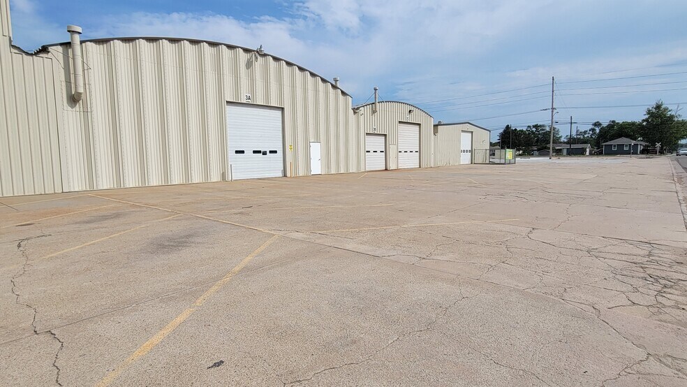 1751 12th Ave, Columbus, NE for sale - Building Photo - Image 1 of 81