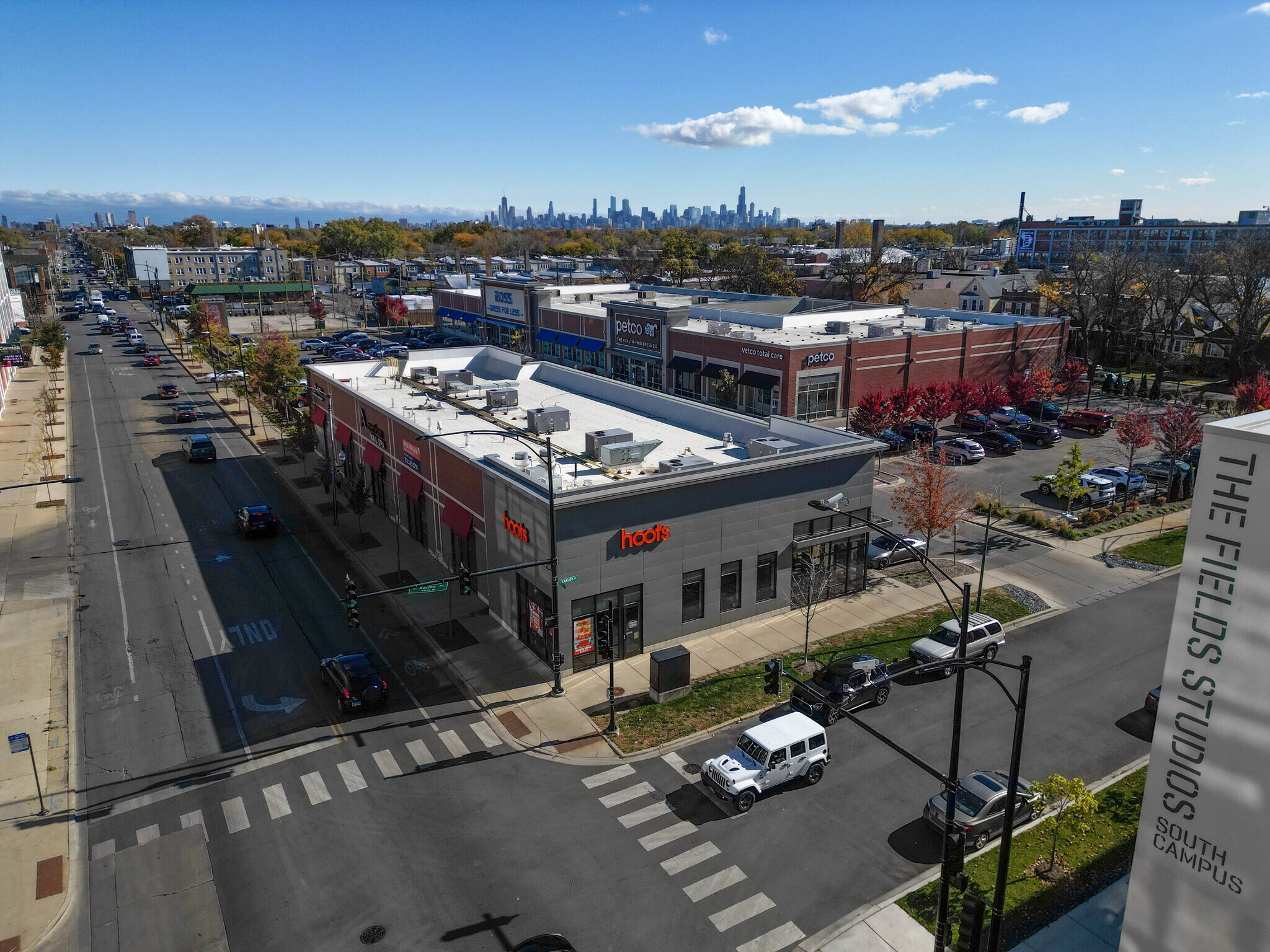 4053-4057 W Diversey Ave, Chicago, IL à louer Photo du bâtiment- Image 1 de 8