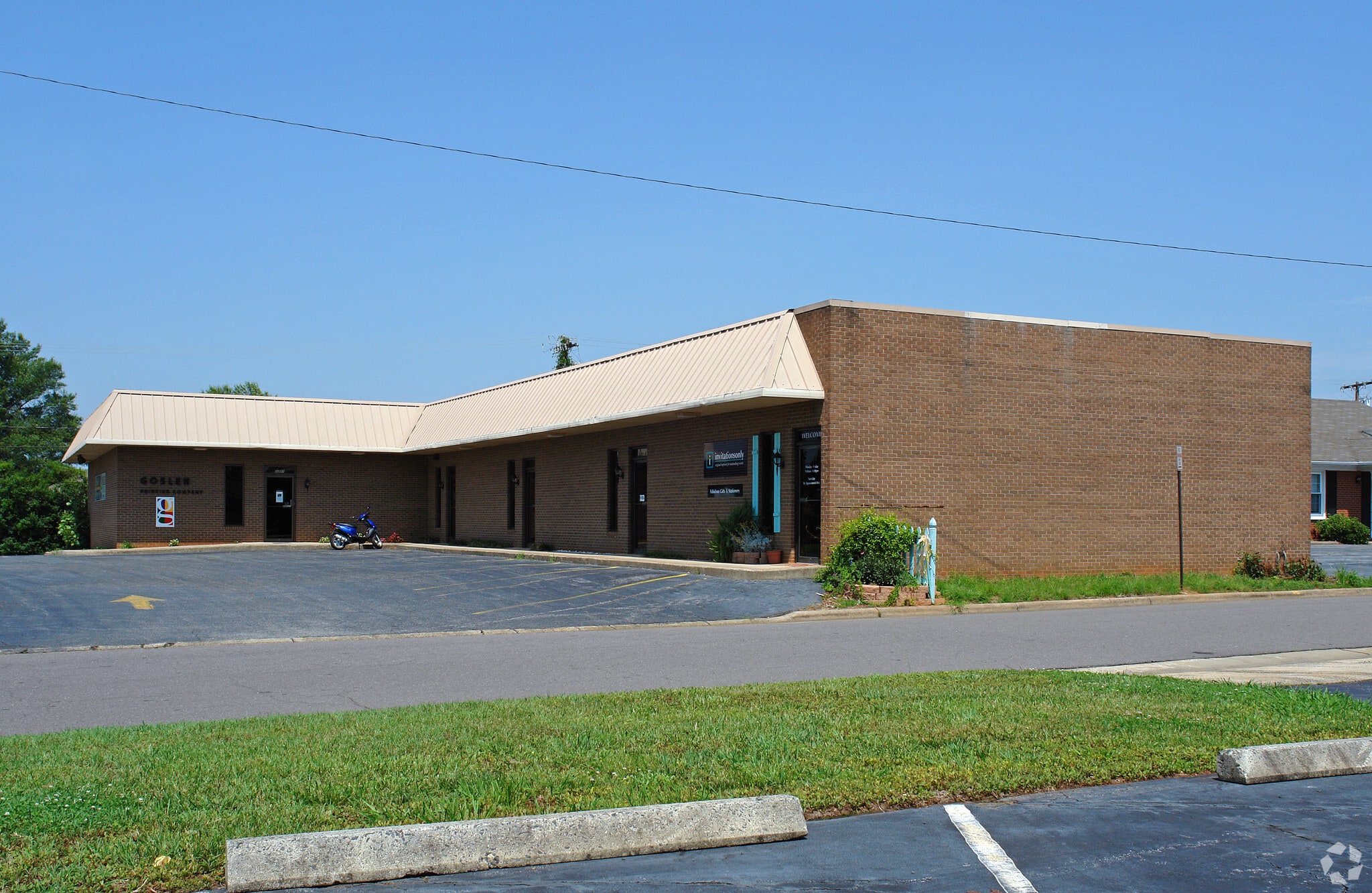 3301 Healy Dr, Winston-Salem, NC for lease Primary Photo- Image 1 of 8
