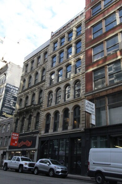 133-135 W 4th St, Cincinnati, OH à louer - Photo du bâtiment - Image 2 de 14