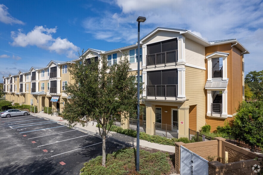 126 E SR 434, Winter Springs, FL à louer - Photo du bâtiment - Image 2 de 11