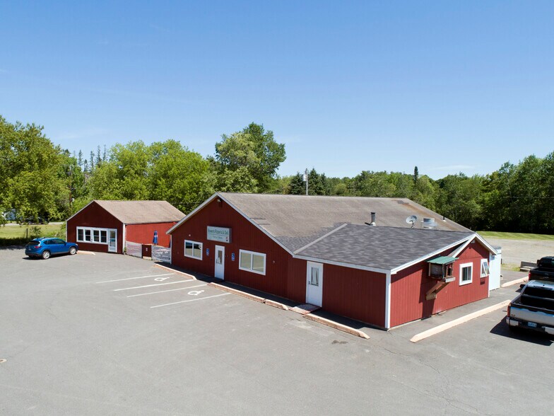 181 Waterville Rd, Belfast, ME à vendre - Photo du bâtiment - Image 2 de 30