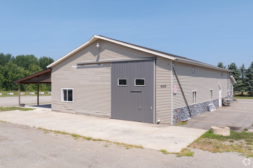 6105 SE Paris Ave, Caledonia, MI à vendre - Photo du bâtiment - Image 2 de 4