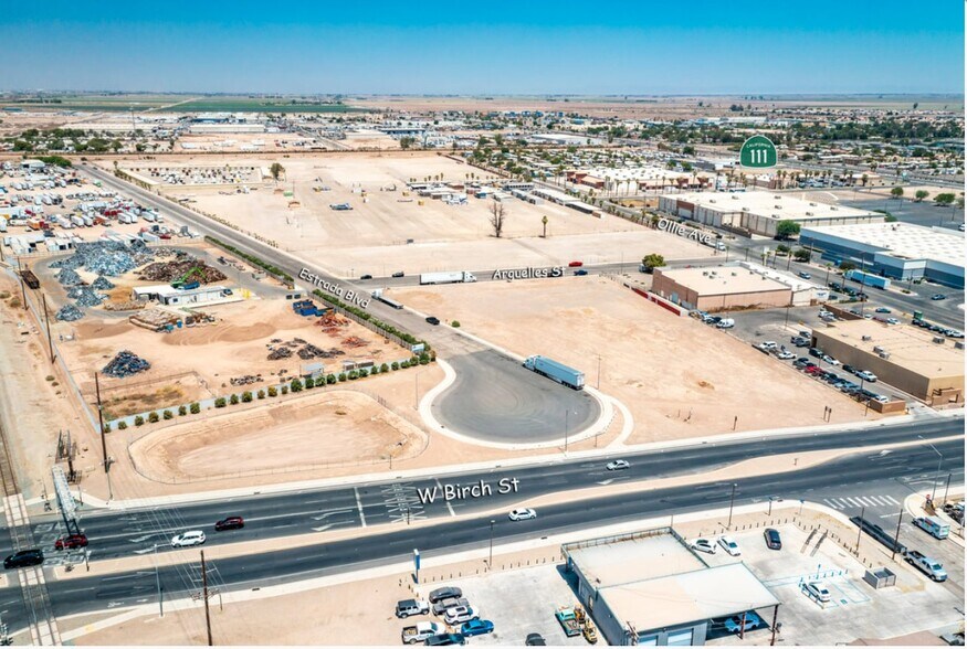 320 Arguelles Street, Calexico, CA à vendre - Photo du bâtiment - Image 3 de 7