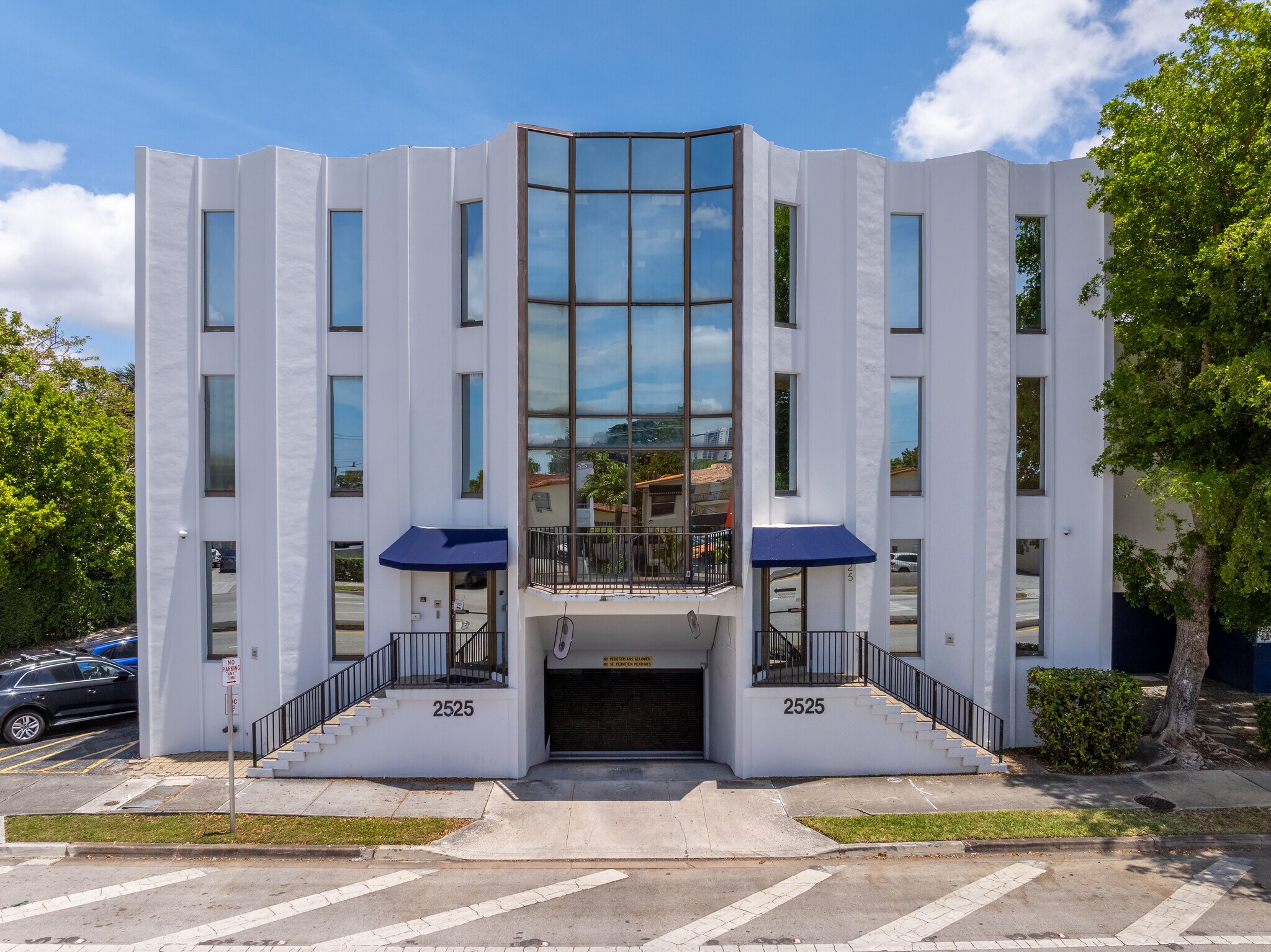 2525 SW 27th Ave, Miami, FL à vendre Photo du bâtiment- Image 1 de 9