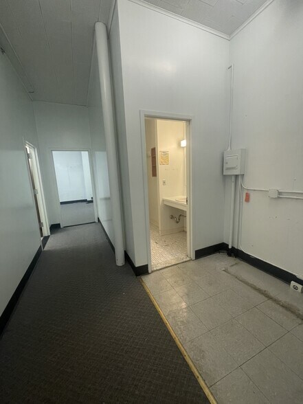 317 S Broadway, Yonkers, NY à louer - Photo du bâtiment - Image 3 de 8