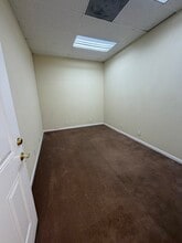 501-509 W Foothill Blvd, Monrovia, CA à louer Photo intérieure- Image 2 de 4