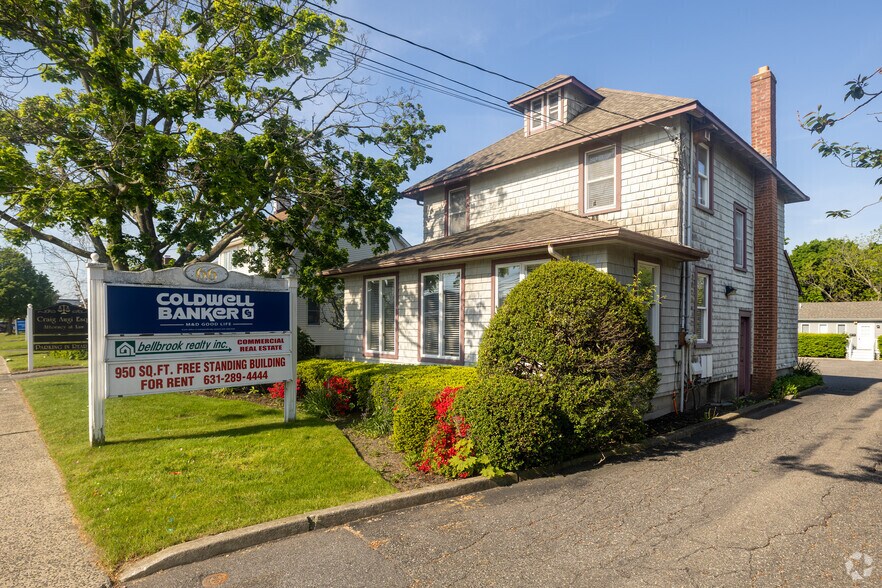 66 Medford Ave, Patchogue, NY for lease - Primary Photo - Image 1 of 3