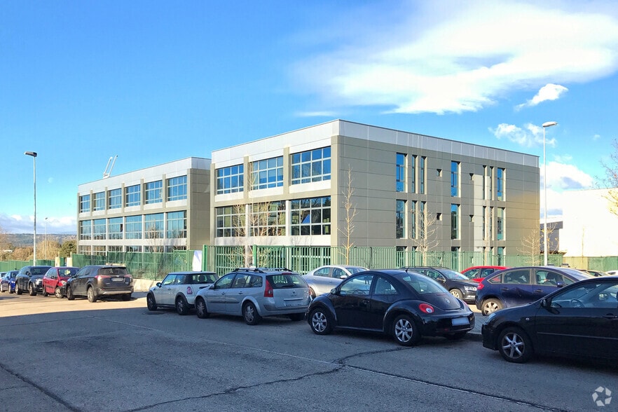Office in Las Rozas de Madrid, Madrid for sale - Building Photo - Image 2 of 9