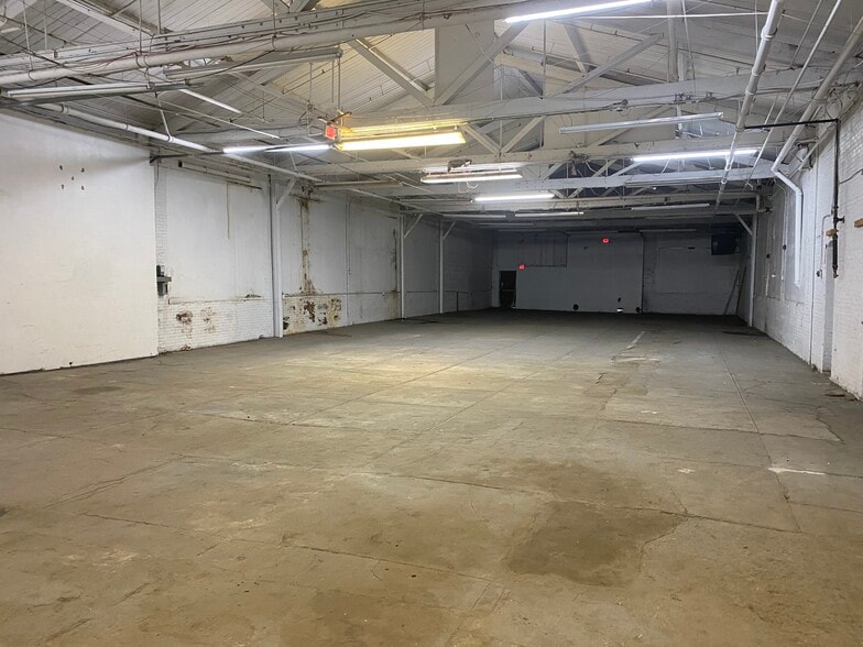 803-815 E 27th St, Paterson, NJ for lease - Building Photo - Image 3 of 5