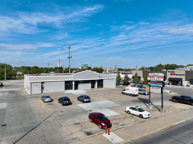 965 S 27th St, Lincoln, NE à louer - Photo du bâtiment - Image 2 de 5