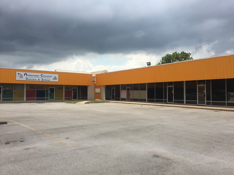 10100 Kleckley Dr, Houston, TX for lease - Building Photo - Image 1 of 5