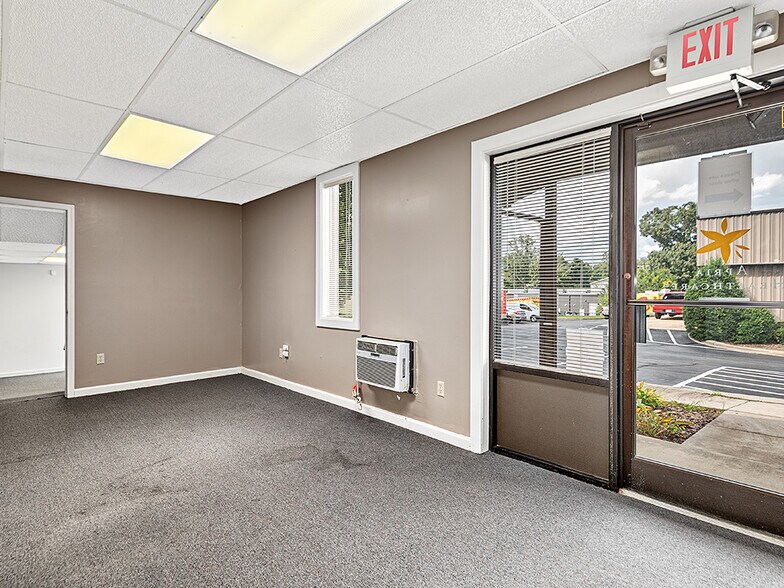 141 Glenn Bridge Rd, Arden, NC à louer - Photo du bâtiment - Image 3 de 12