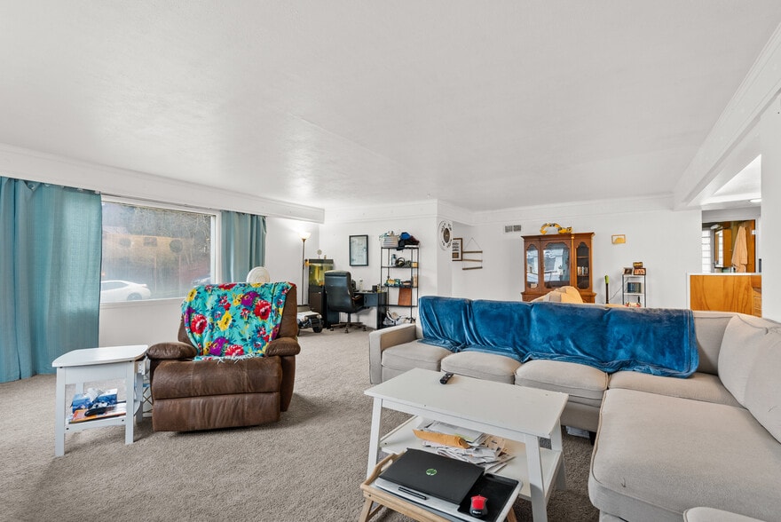 1002 S Mill St, Colfax, WA for sale - Interior Photo - Image 3 of 21