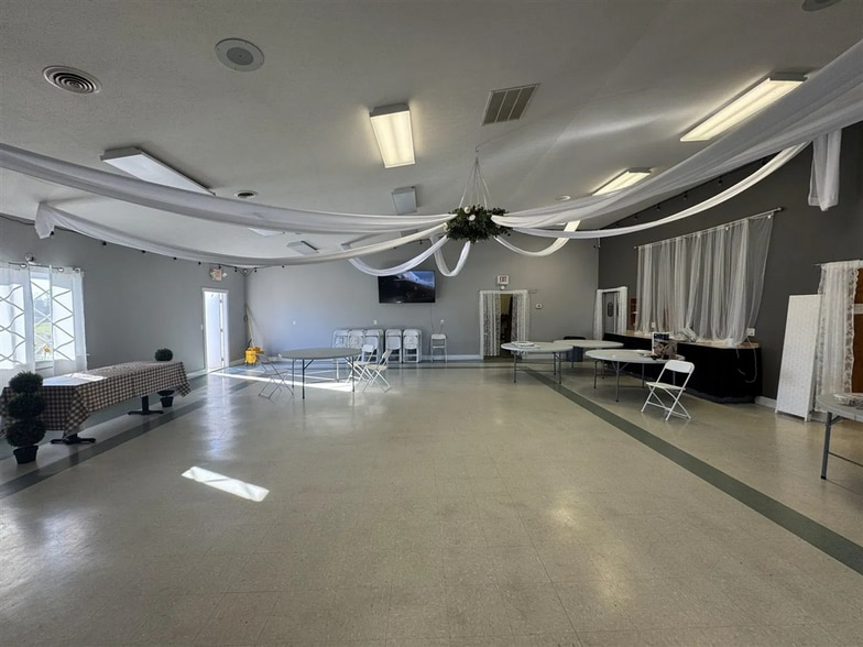 115 Quarry Rd, Auburn, KY for sale - Interior Photo - Image 2 of 2