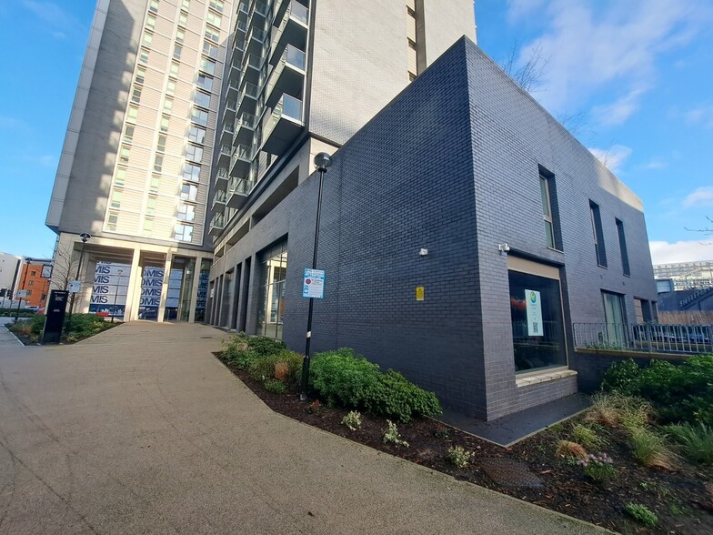 217 Chapel St, Salford for lease - Building Photo - Image 3 of 4